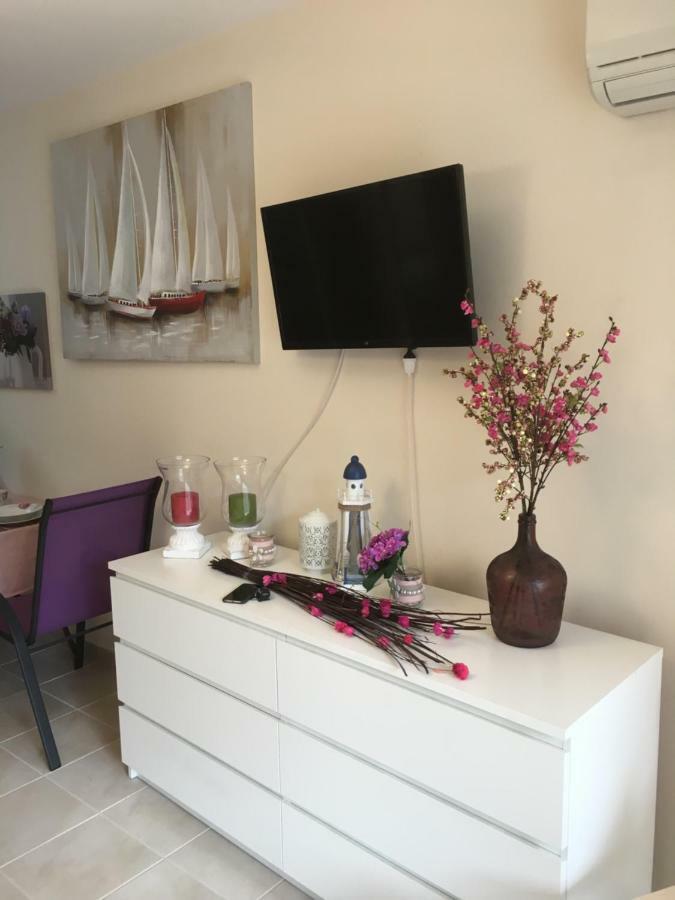 Lovely Appartments Lygia Korinthias Ligia  Esterno foto